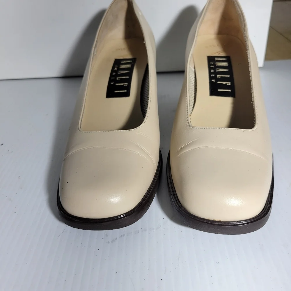 Amalfi Cream Low Block Heel Pumps - Picture 2 of 7